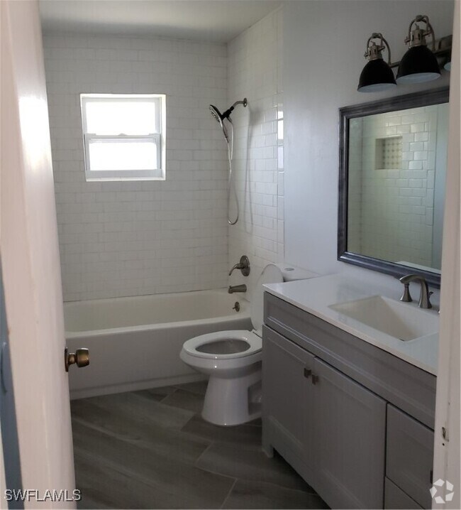 Building Photo - 603 Princess St Rental