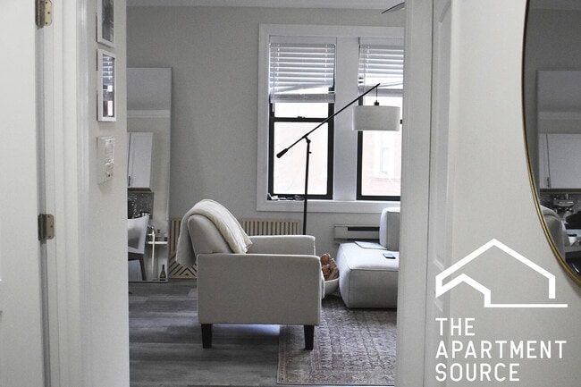 Photo - 839 W Cornelia Ave