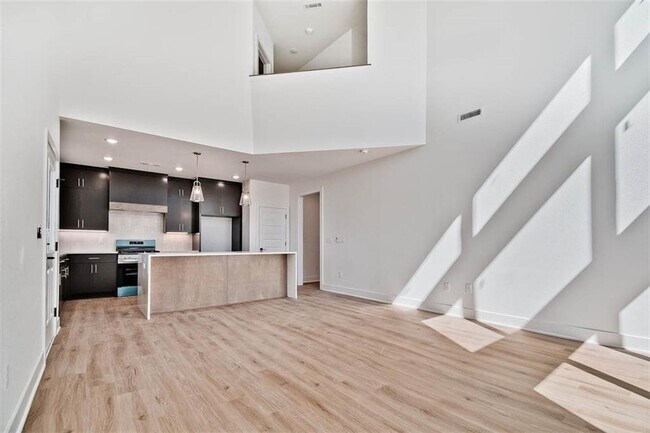 2 Haslemere Dr