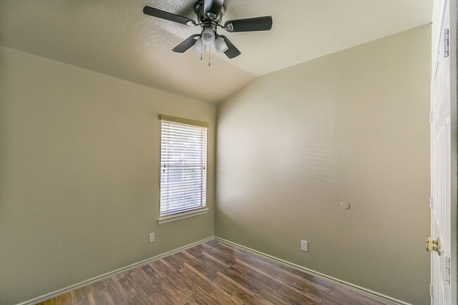 Photo - 22450 Highland Point Ln