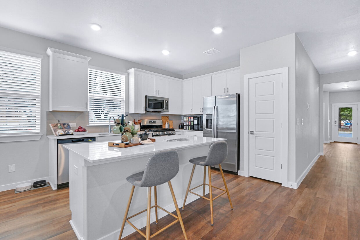 Los Cielos at Brooks Luxury Rentals - Los Cielos at Brooks Luxury Rentals