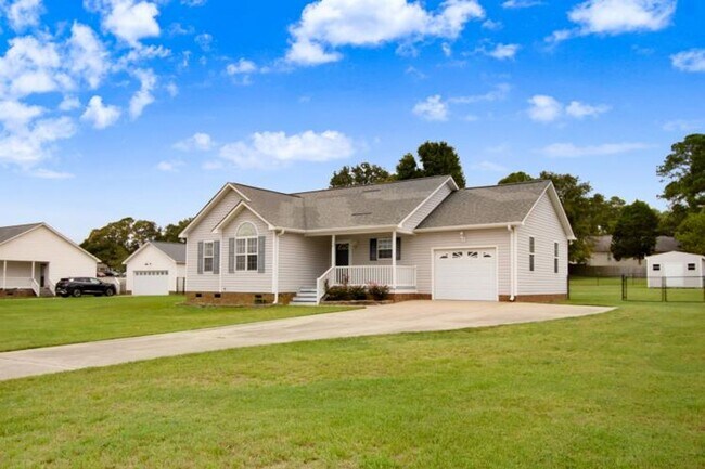 Photo - WONDERFUL 3 BR, 2 BA w/ attached garage *D...