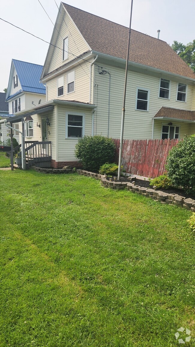 Building Photo - 40 W Howard Ave Unit Lower Rental