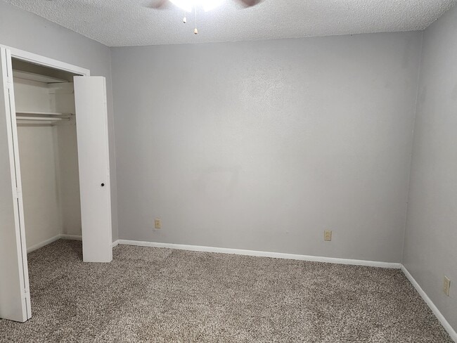 Photo - 1807 Janis Dr