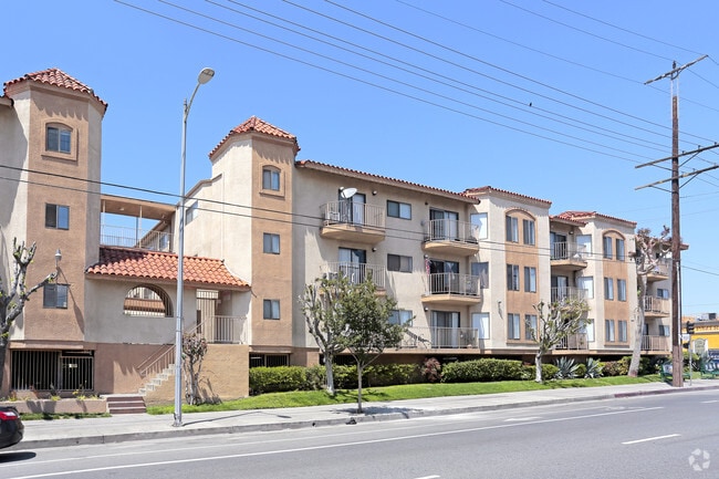 Villa California Apartments