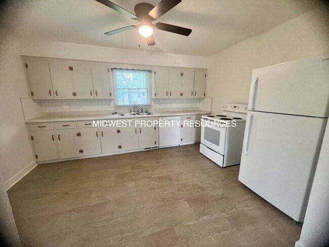 Photo - Freshly Updated 2 Bedroom Duplex