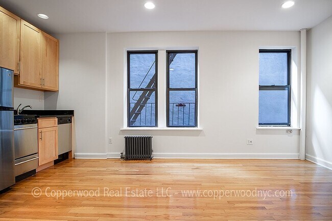 Photo - 315 East 84th St