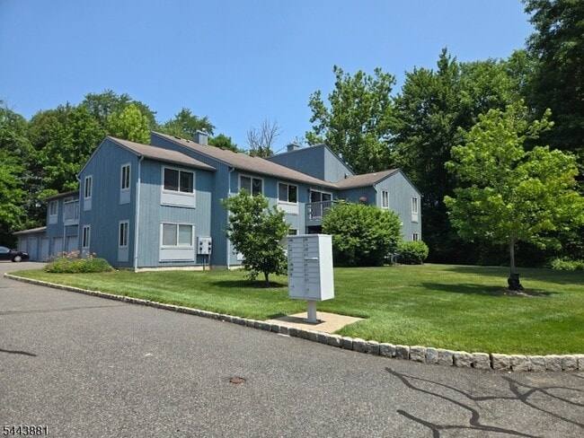 Building Photo - 71 Drake Ln