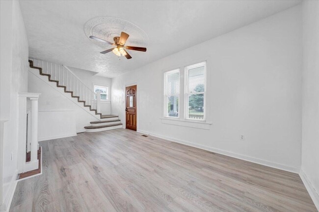 Photo - 1202 Rugby Blvd NW