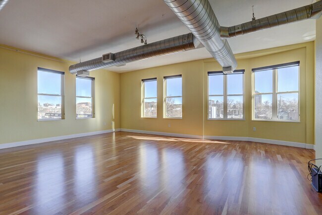 Photo - 277 N Broadway Unidad 309