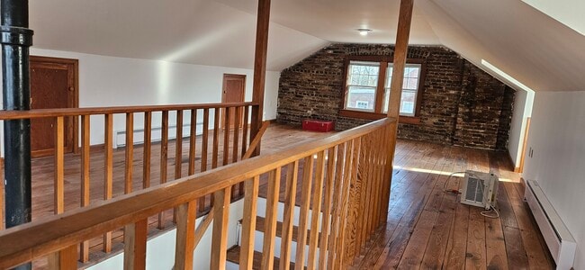 Attic space 2 - 506 E Liberty St Unit B