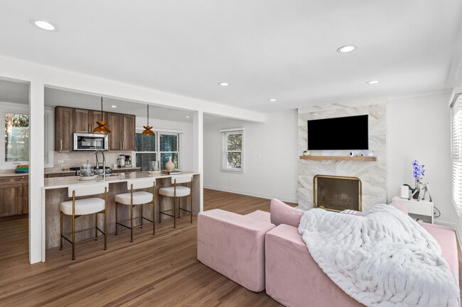 Photo - 1380 Cavell Ave