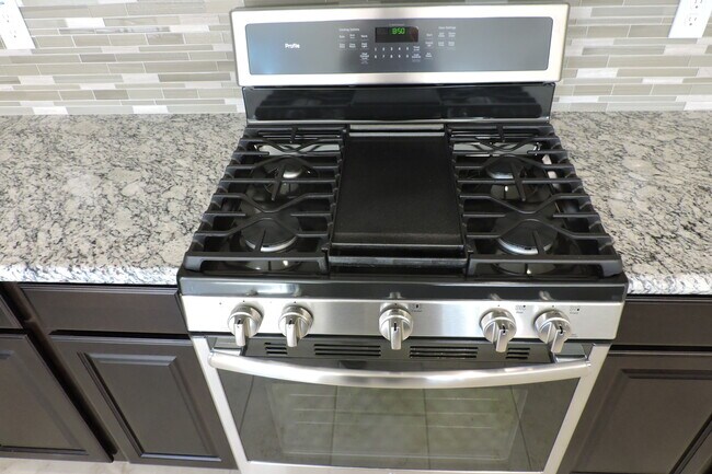Photo - Newer 4 Bed, 2 Bath in Norterra