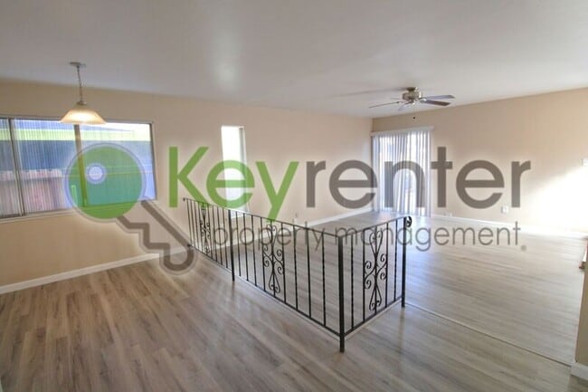 Photo - 5634 Clark Ave