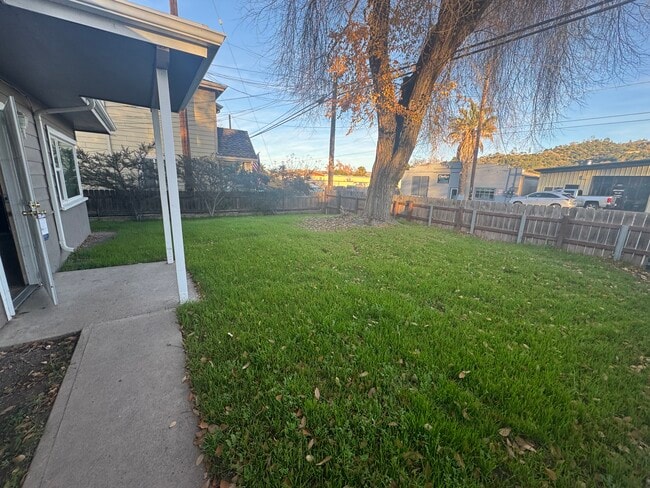 Photo - 5460 Traffic Way