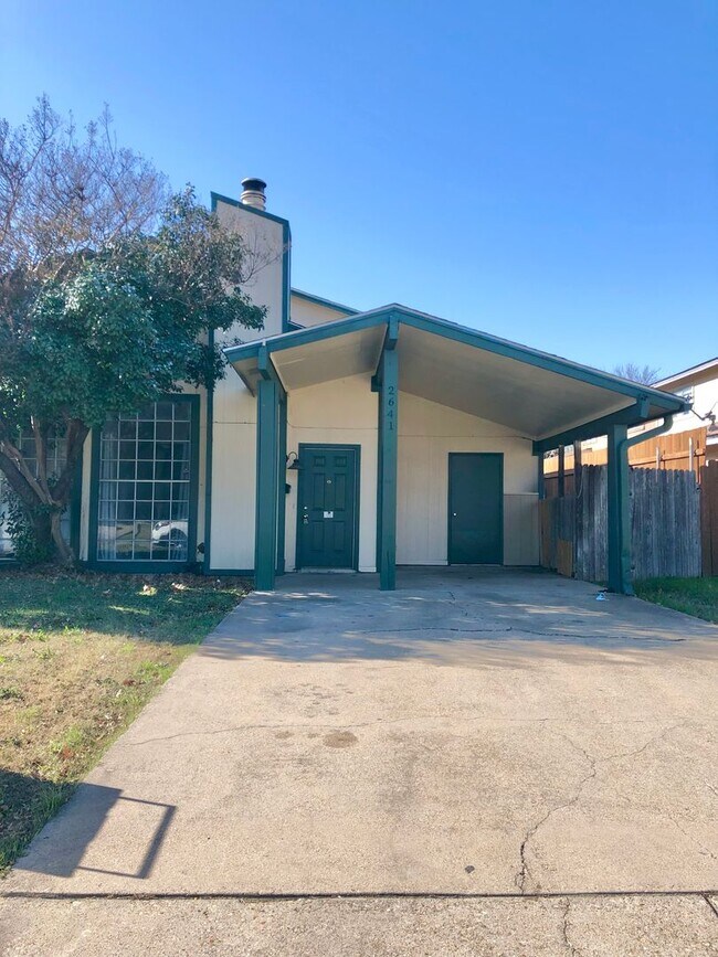 Building Photo - 2641 Isbella Dr Rental