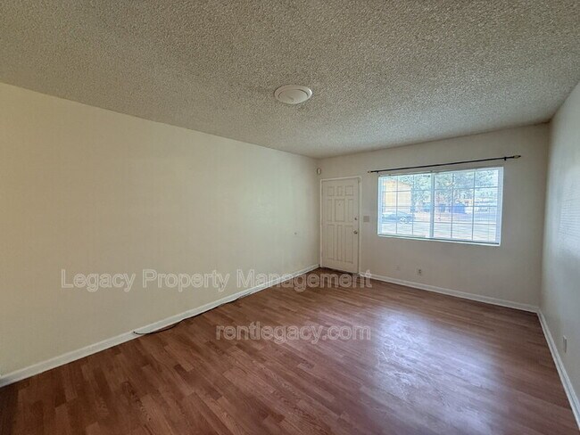 Photo - 4834 50th Ave