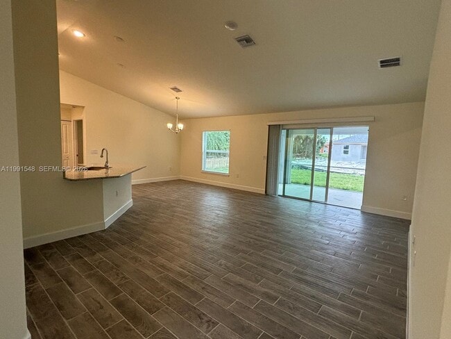 Photo - 2711 20th St SW