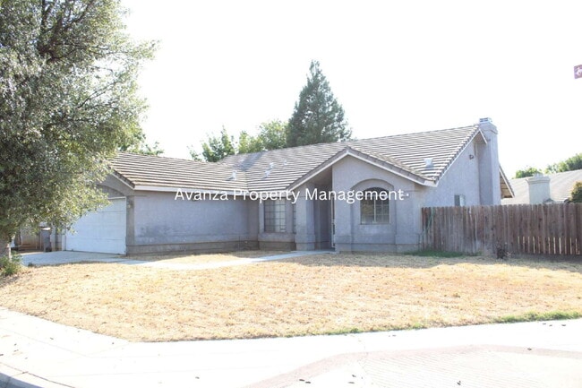 Photo - 4 Bedroom/2 Bath Home in Clovis 
(Herndon ...
