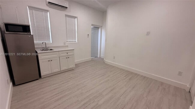 Building Photo - 17614 SW 134th Pl Unit B