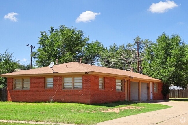 Building Photo - Duplex Located Near Take-Out, Park, & Clos... Rental