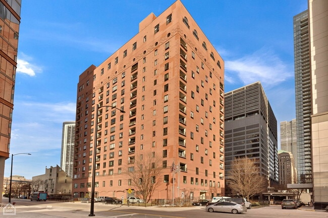 Photo - 345 N Canal St Unidad 502 Rental