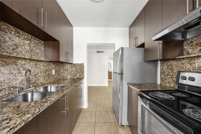 5420 Hollywood Blvd Unit 202