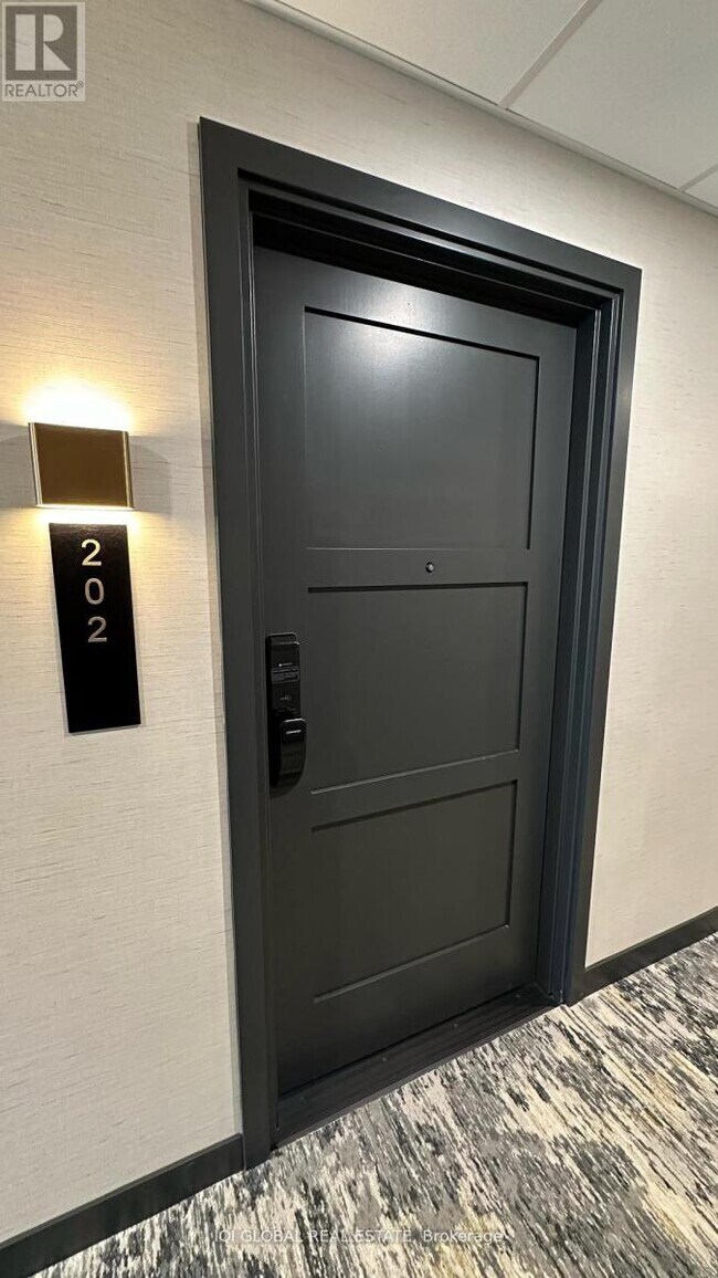 Photo - 93 Arthur St S Unit 202