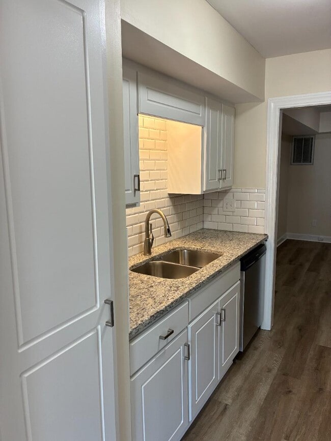Photo - 1604 Pecan Ct N