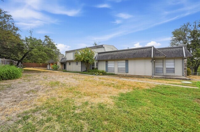 807 Castle Ridge Rd