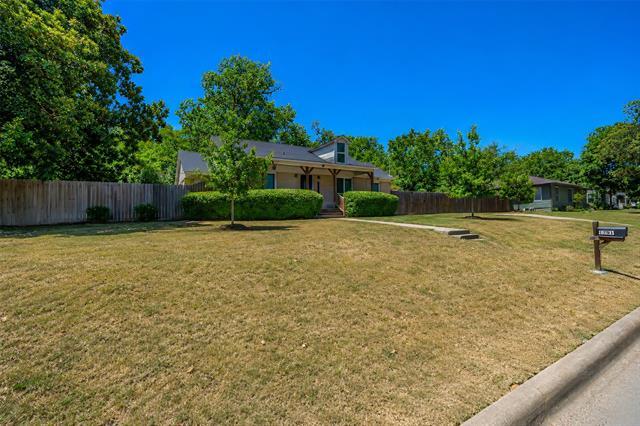Photo - 1701 Brook Hollow Dr