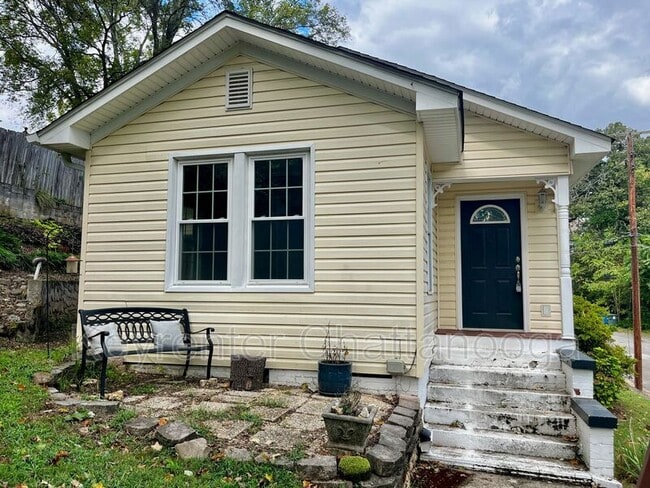 Photo - 904 Boylston St