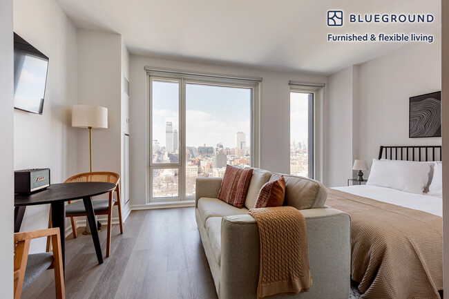 Building Photo - 275 S 5th St Rental