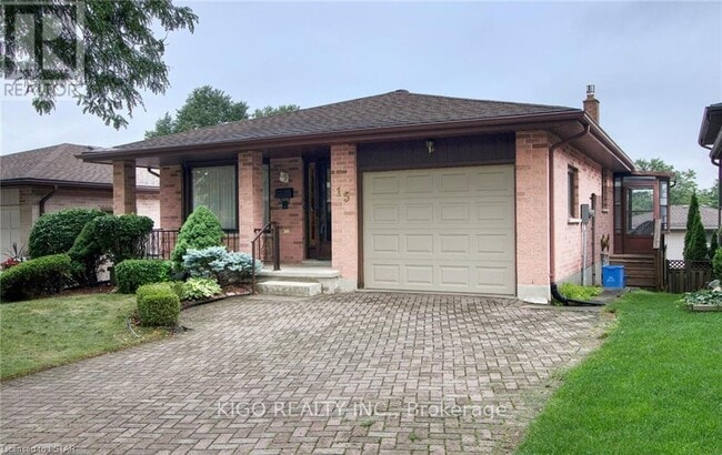 Photo - 15 Wyndham Crescent