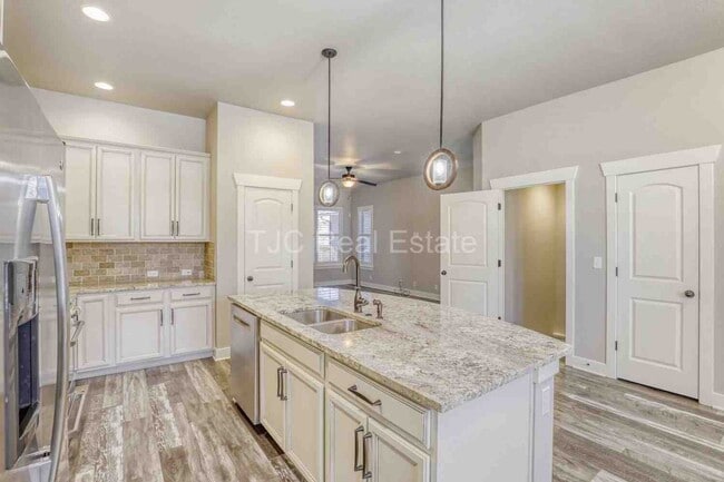 Photo - 5512 N Wabash St