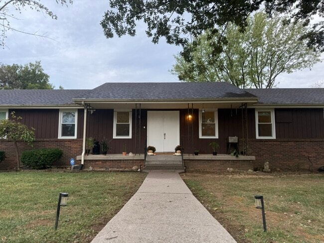 Photo - 214 Rosehill Dr Unit B