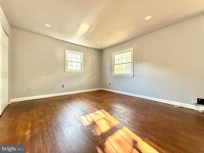 Photo - 4537 Kingston Rd