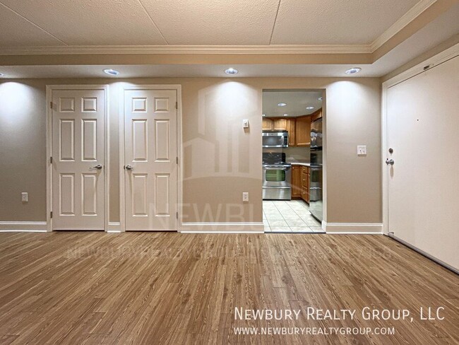 Photo - 530 N Main St