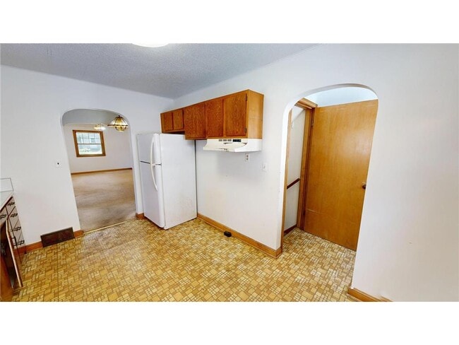 Photo - 114 6th Ave NE