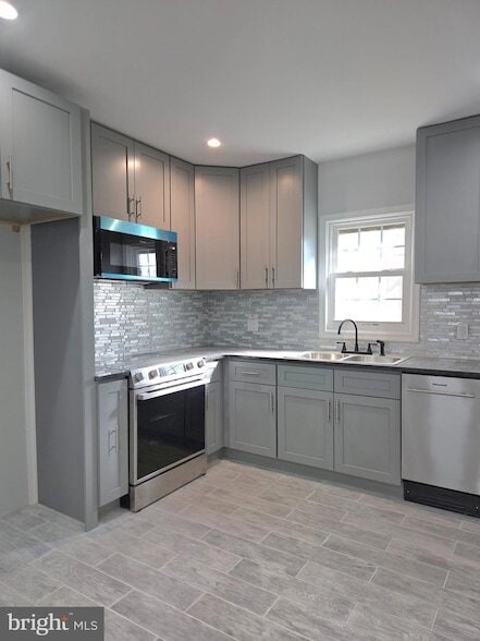 Photo - 5354 Woodland Ave