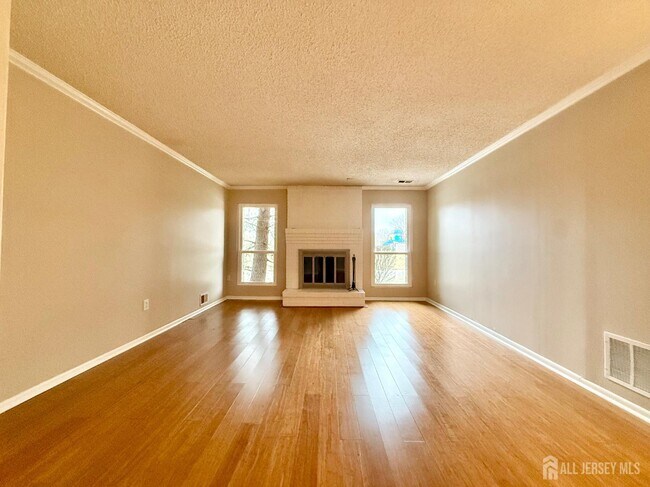 Photo - 256 Willowbrook Dr