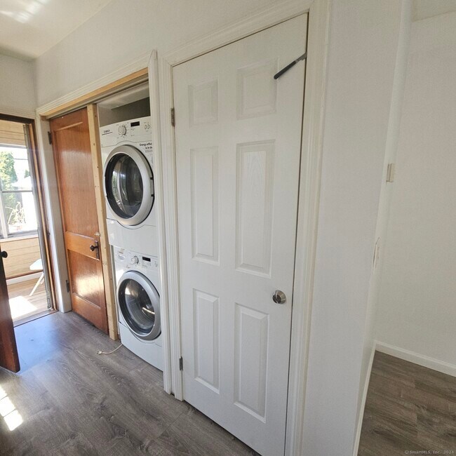 Photo - 253 Hartford Ave