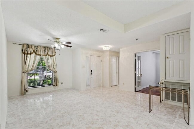 Photo - 1705 Kings Row