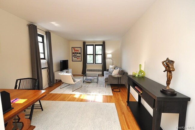 Building Photo - 142 Garth Rd Unit 5N