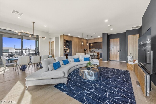 Photo - 8475 Michael Cherry Ave Unidad 420