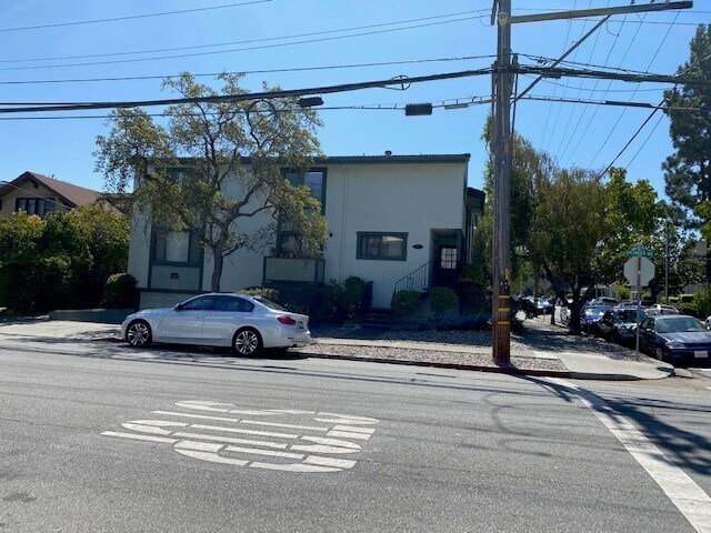 Photo - 1155 Bayswater Ave Unit 102