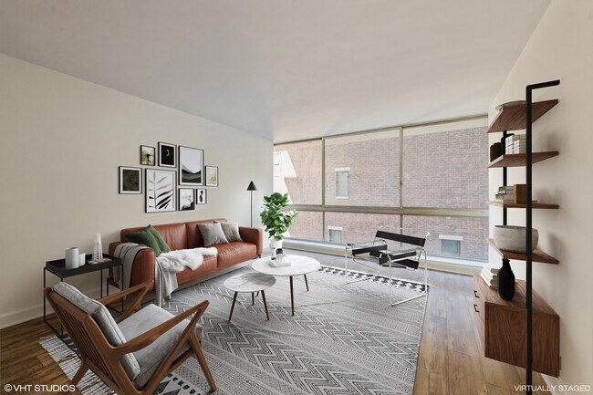 Photo - 320 W Oakdale Ave