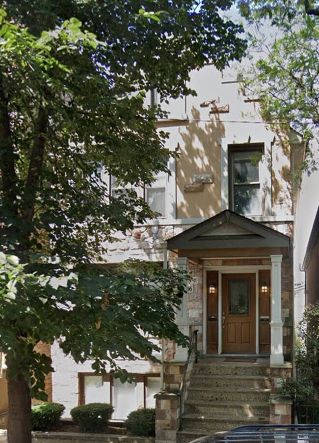 Building Photo - 2036 N Honore St Unit 1 Rental