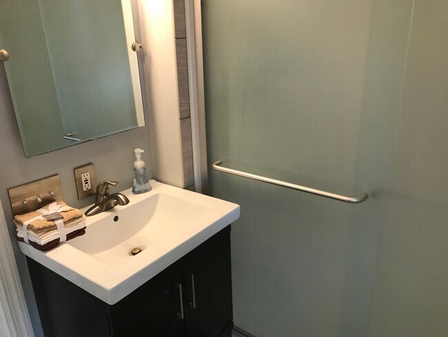 Photo - 1813 Pine Ter