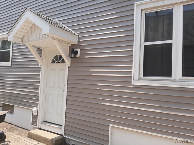 Photo - 131 Kamper Ave